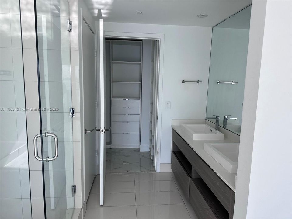 Recently Rented: $4,000 (2 beds, 2 baths, 1107 Square Feet)