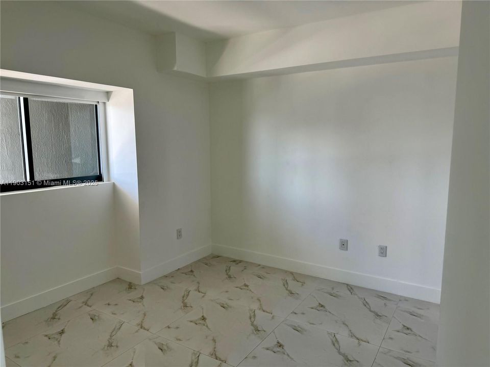 Recently Rented: $4,000 (2 beds, 2 baths, 1107 Square Feet)