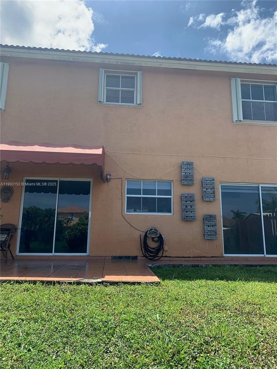 For Rent: $3,600 (3 beds, 2 baths, 2251 Square Feet)