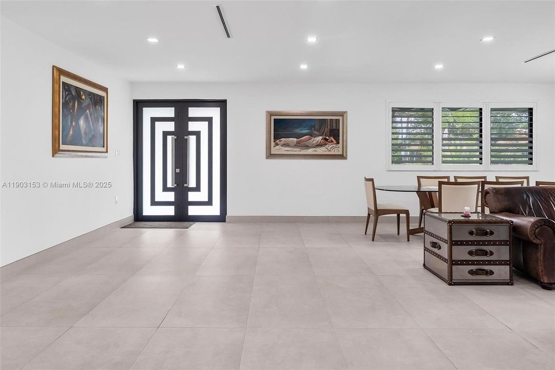 For Sale: $2,100,000 (4 beds, 3 baths, 2571 Square Feet)