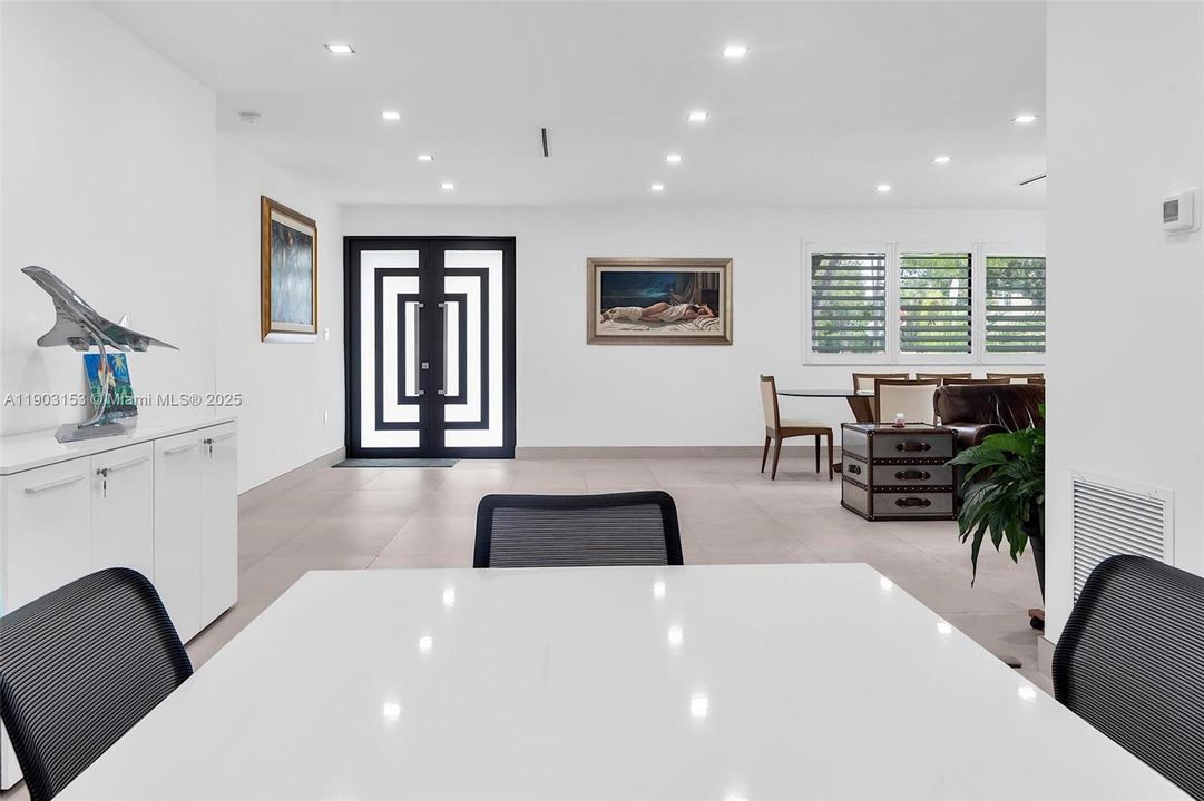 For Sale: $2,100,000 (4 beds, 3 baths, 2571 Square Feet)