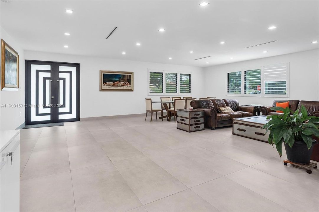 For Sale: $2,100,000 (4 beds, 3 baths, 2571 Square Feet)