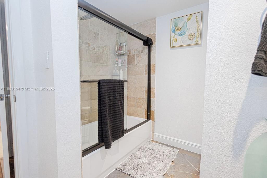 For Sale: $170,000 (1 beds, 1 baths, 850 Square Feet)