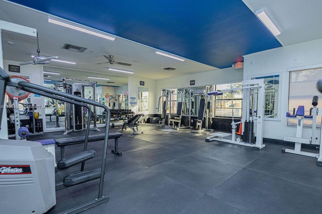 For Sale: $170,000 (1 beds, 1 baths, 850 Square Feet)