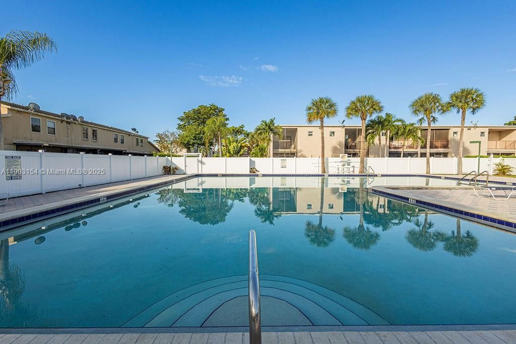 For Sale: $170,000 (1 beds, 1 baths, 850 Square Feet)