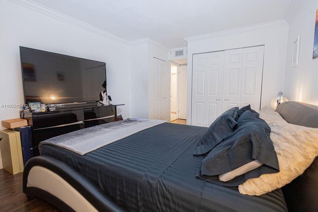 For Sale: $170,000 (1 beds, 1 baths, 850 Square Feet)