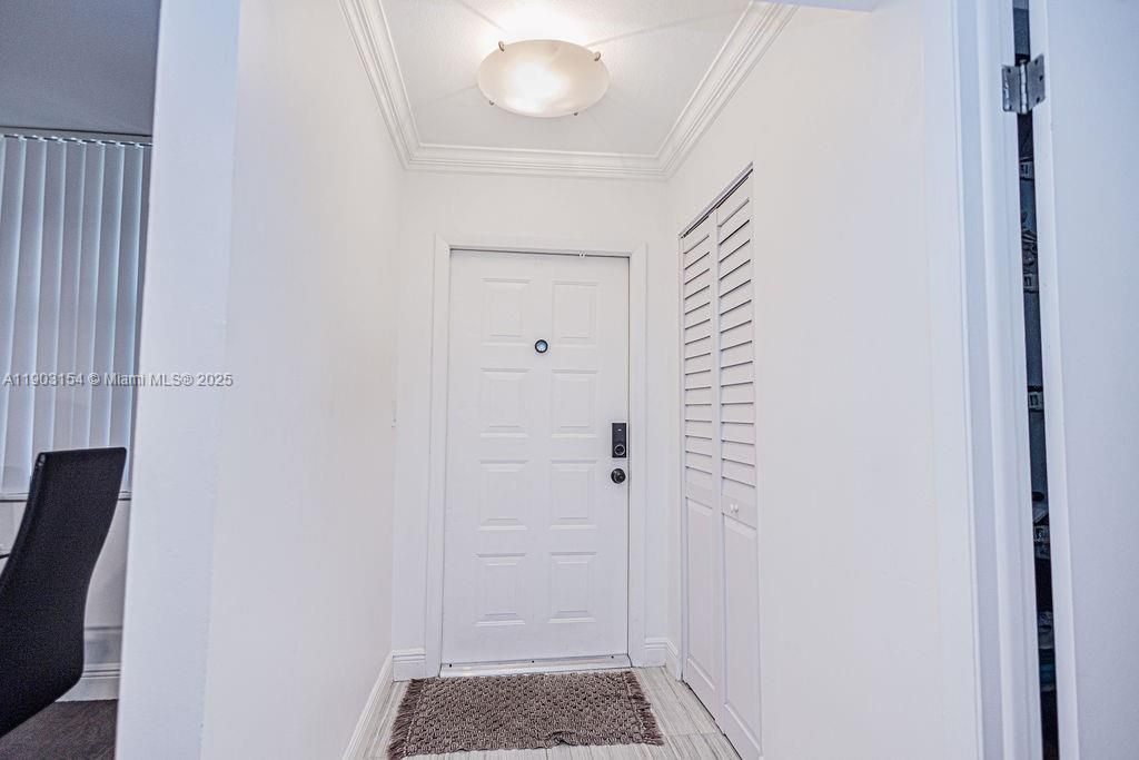 For Sale: $170,000 (1 beds, 1 baths, 850 Square Feet)