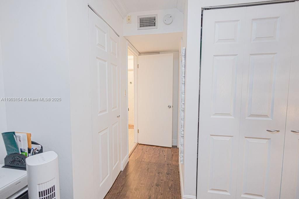 For Sale: $170,000 (1 beds, 1 baths, 850 Square Feet)