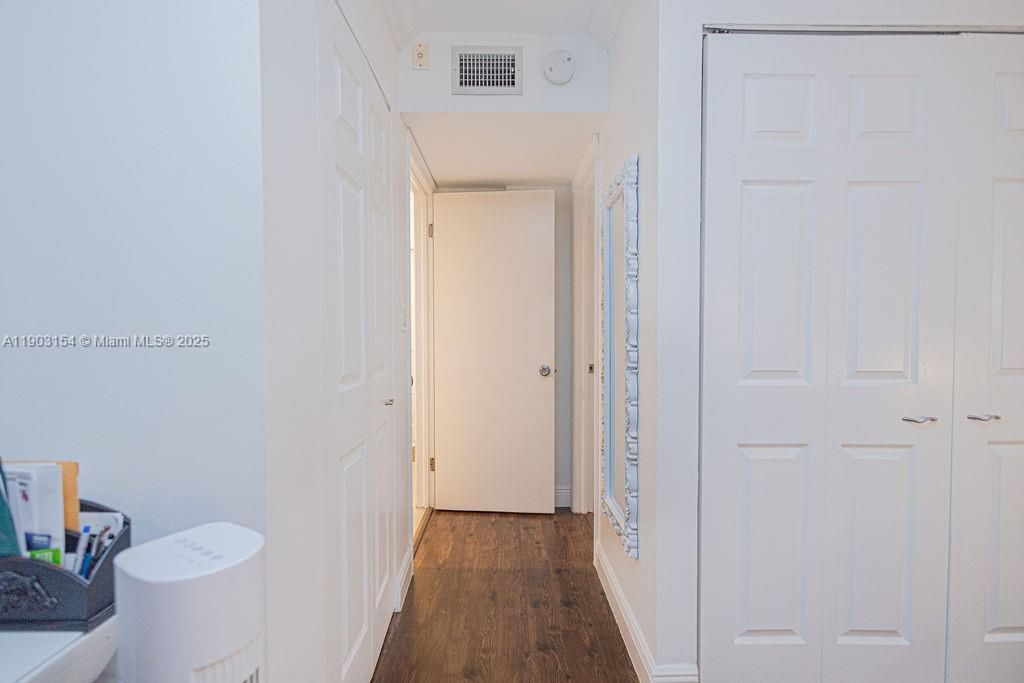 For Sale: $170,000 (1 beds, 1 baths, 850 Square Feet)