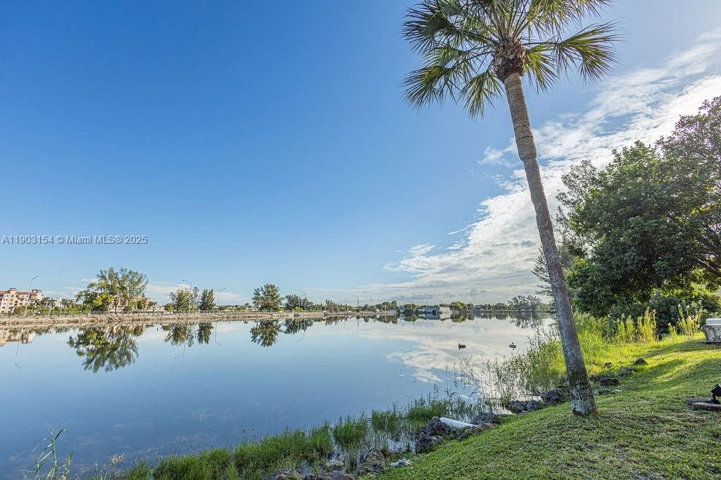 For Sale: $170,000 (1 beds, 1 baths, 850 Square Feet)