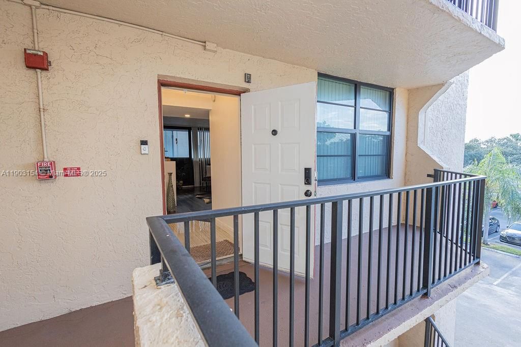 For Sale: $170,000 (1 beds, 1 baths, 850 Square Feet)