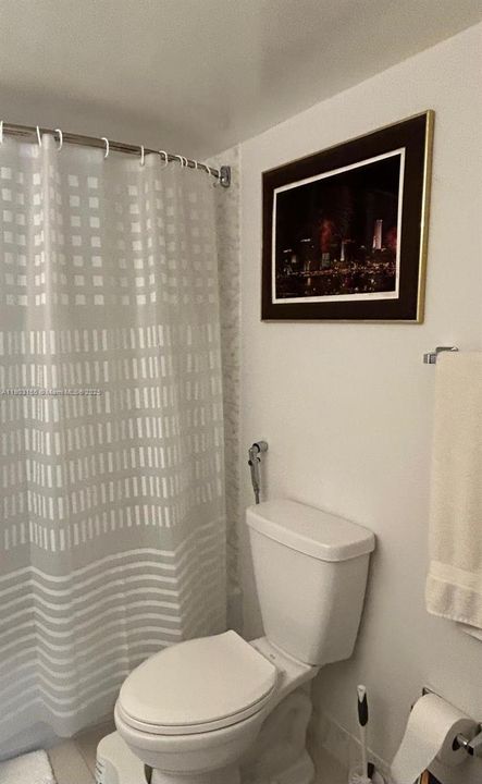 For Sale: $259,000 (1 beds, 1 baths, 887 Square Feet)