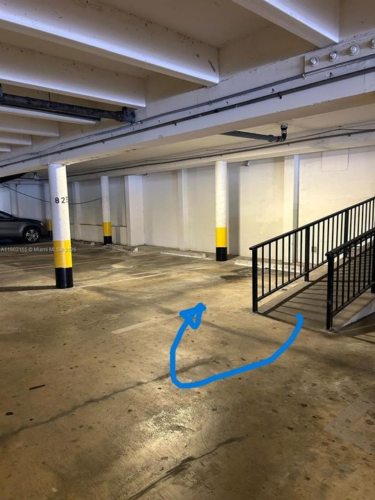 For Sale: $259,000 (1 beds, 1 baths, 887 Square Feet)