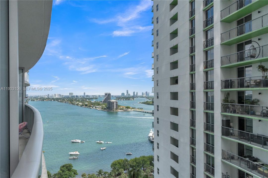 For Rent: $3,850 (1 beds, 1 baths, 758 Square Feet)