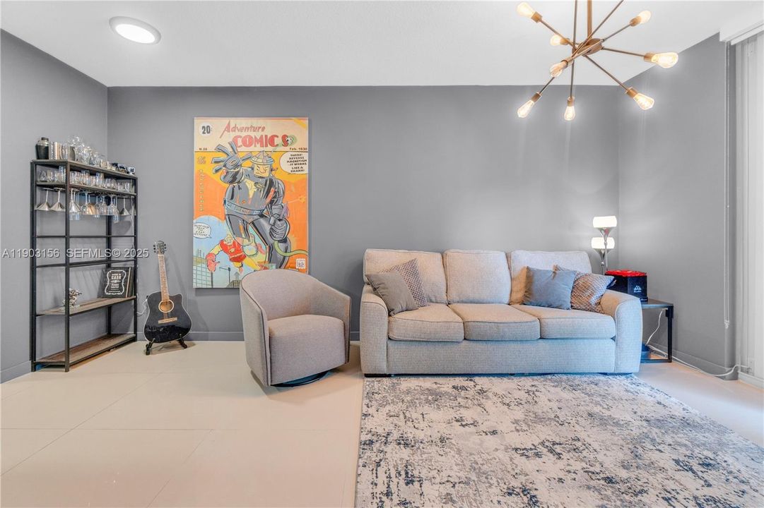 For Rent: $3,850 (1 beds, 1 baths, 758 Square Feet)