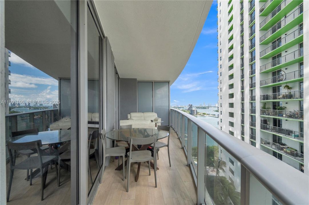 For Rent: $3,850 (1 beds, 1 baths, 758 Square Feet)