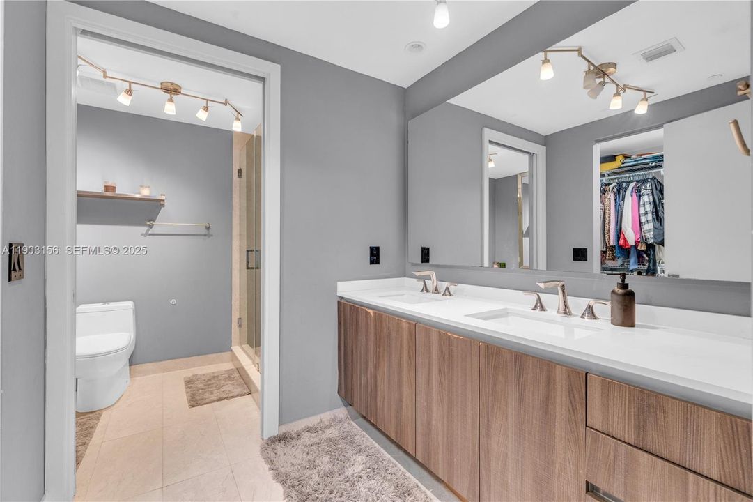 For Rent: $3,850 (1 beds, 1 baths, 758 Square Feet)