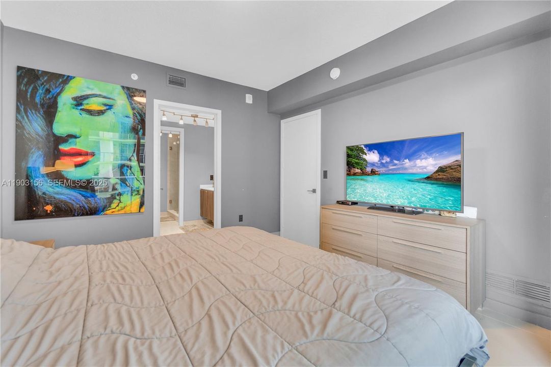 For Rent: $3,850 (1 beds, 1 baths, 758 Square Feet)