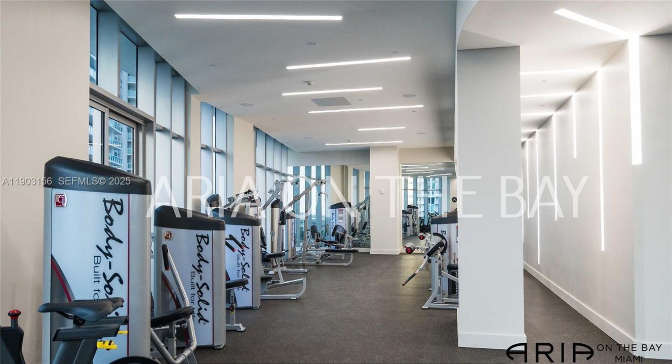 For Rent: $3,850 (1 beds, 1 baths, 758 Square Feet)