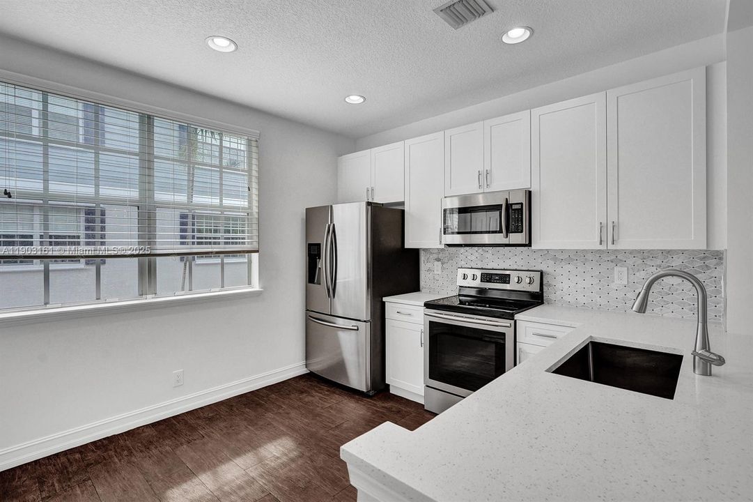 For Rent: $3,300 (2 beds, 2 baths, 1692 Square Feet)