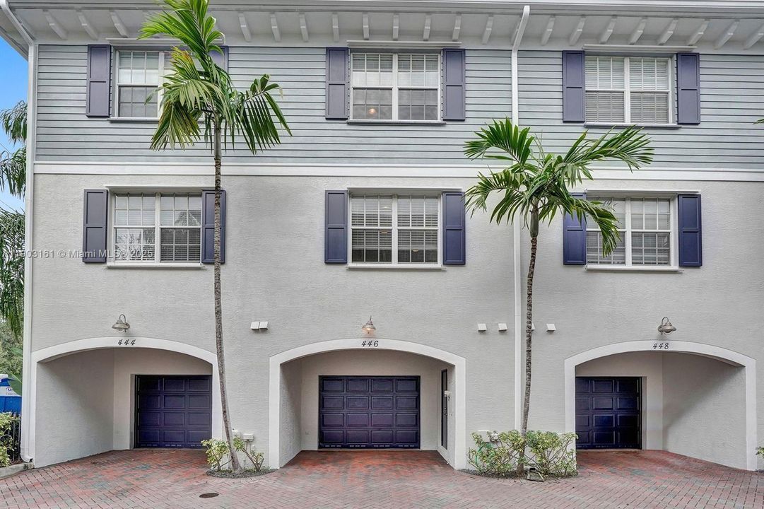 For Rent: $3,300 (2 beds, 2 baths, 1692 Square Feet)