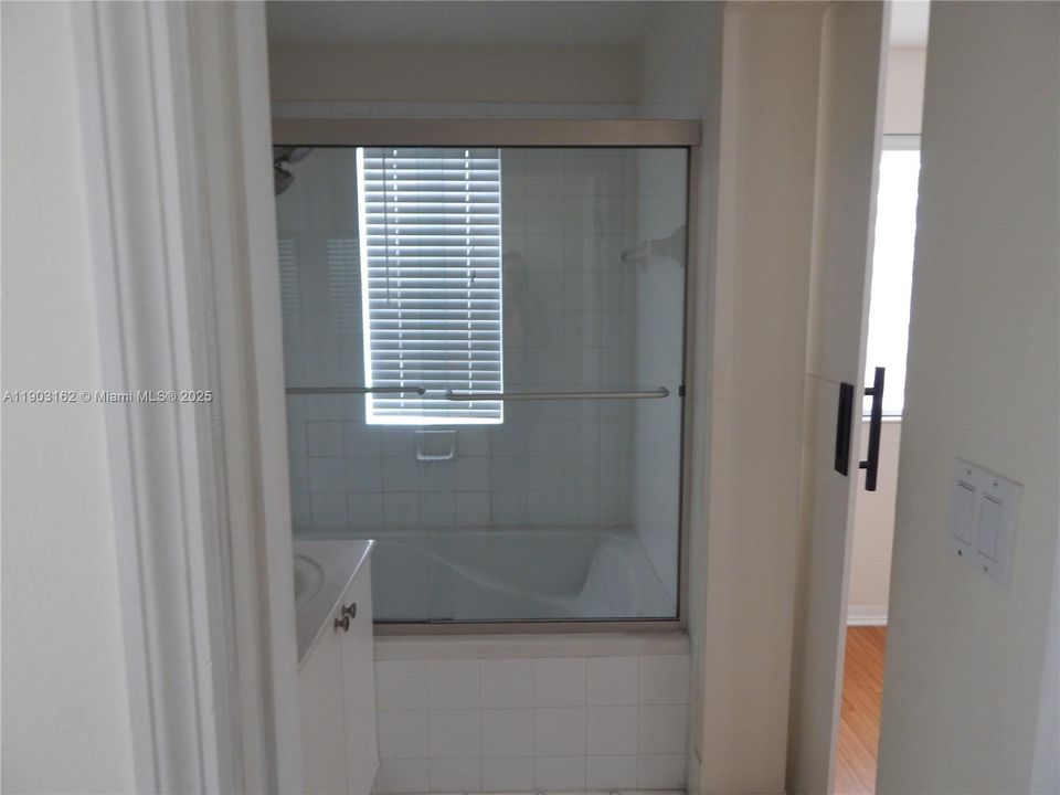 最近租的: $3,000 (3 贝兹, 2 浴室, 1566 平方英尺)