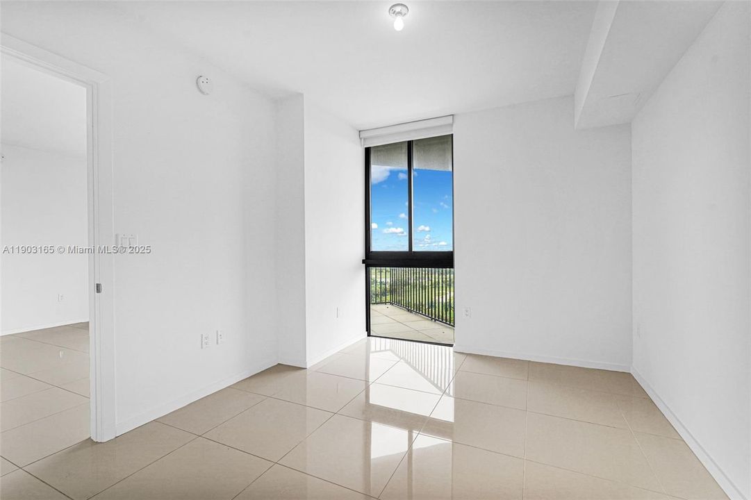 Activo con contrato: $529,999 (2 camas, 2 baños, 1063 Pies cuadrados)