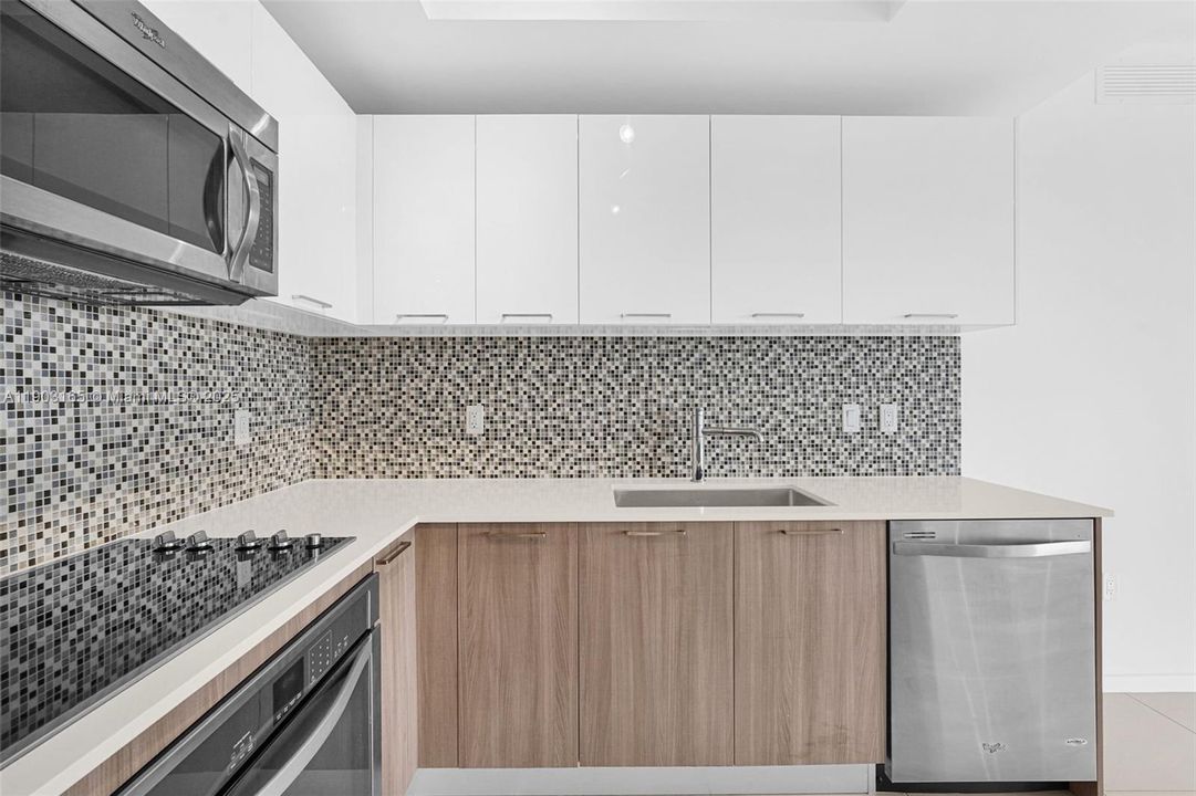 Activo con contrato: $529,999 (2 camas, 2 baños, 1063 Pies cuadrados)