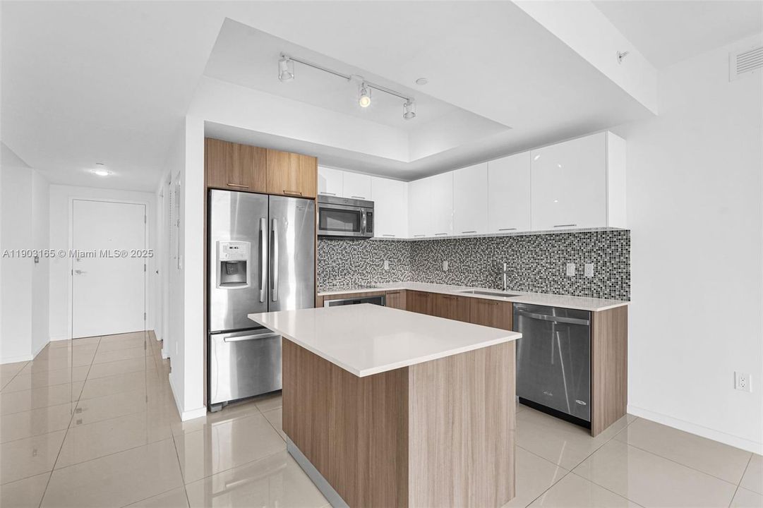 Activo con contrato: $529,999 (2 camas, 2 baños, 1063 Pies cuadrados)