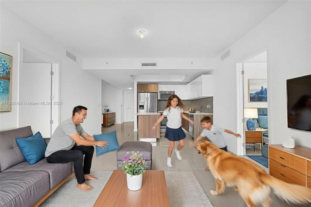 Activo con contrato: $529,999 (2 camas, 2 baños, 1063 Pies cuadrados)