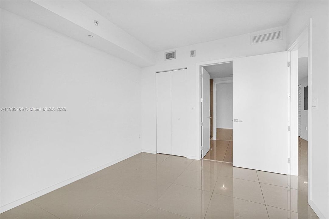 Activo con contrato: $529,999 (2 camas, 2 baños, 1063 Pies cuadrados)