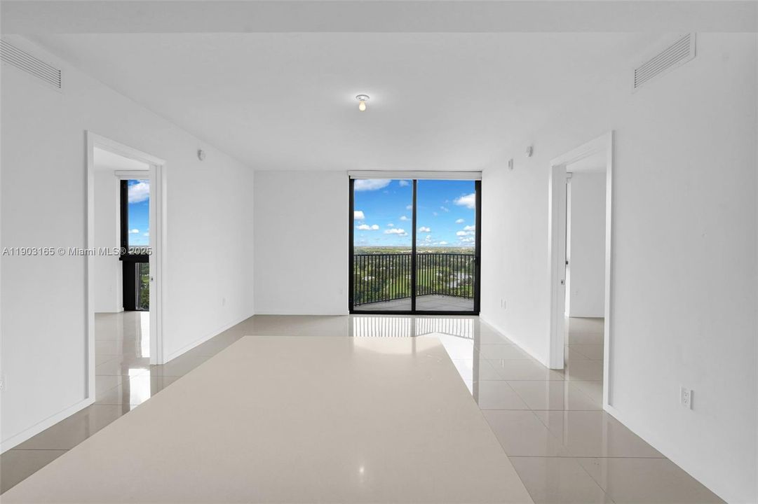 Activo con contrato: $529,999 (2 camas, 2 baños, 1063 Pies cuadrados)