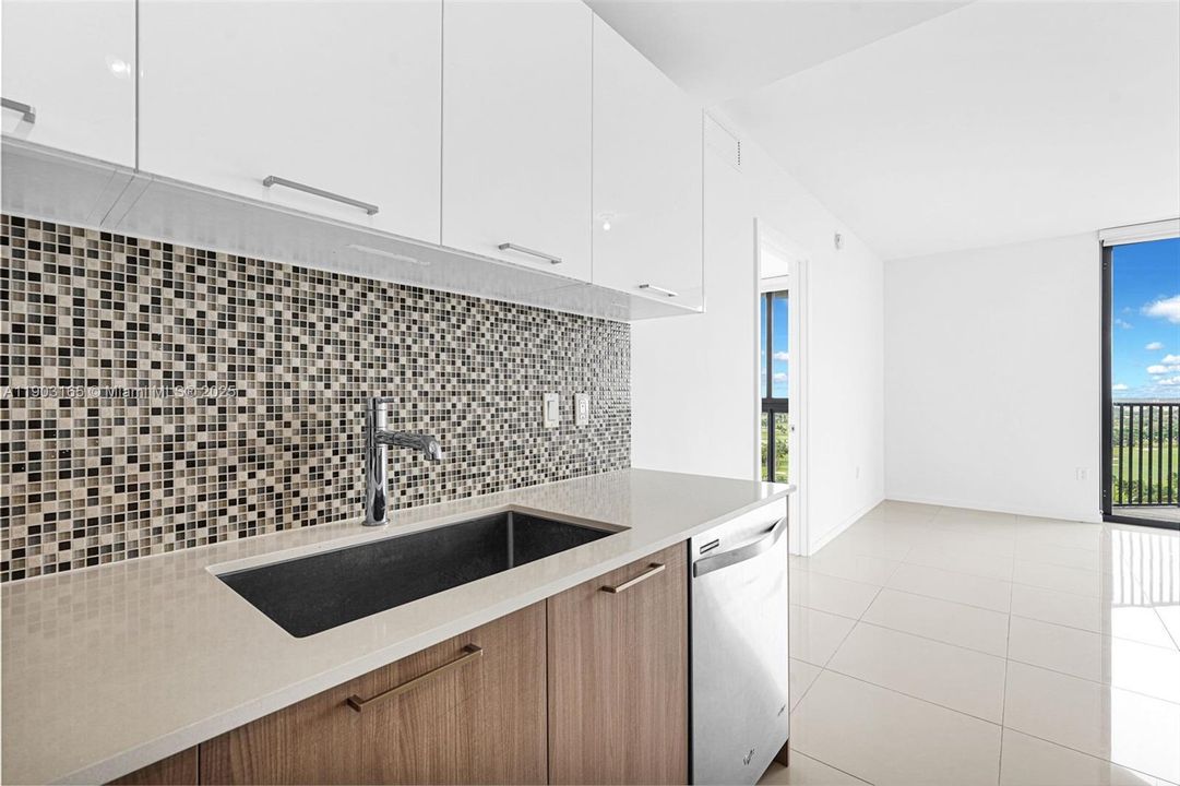 Activo con contrato: $529,999 (2 camas, 2 baños, 1063 Pies cuadrados)