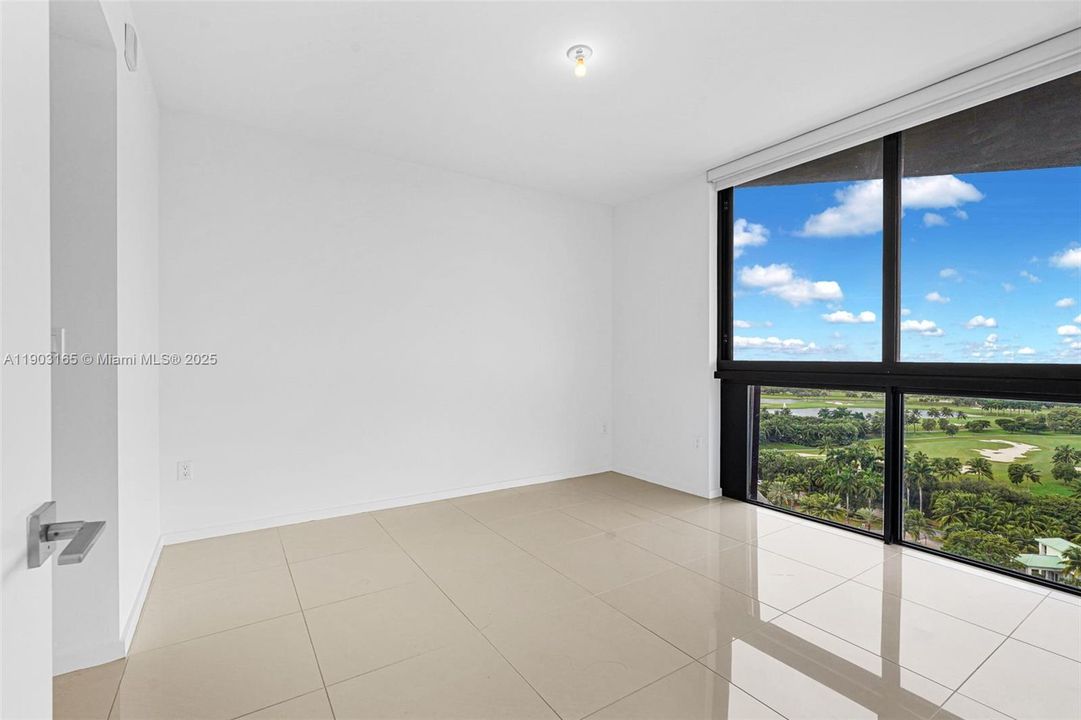 Activo con contrato: $529,999 (2 camas, 2 baños, 1063 Pies cuadrados)