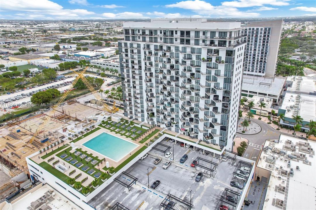 Activo con contrato: $529,999 (2 camas, 2 baños, 1063 Pies cuadrados)