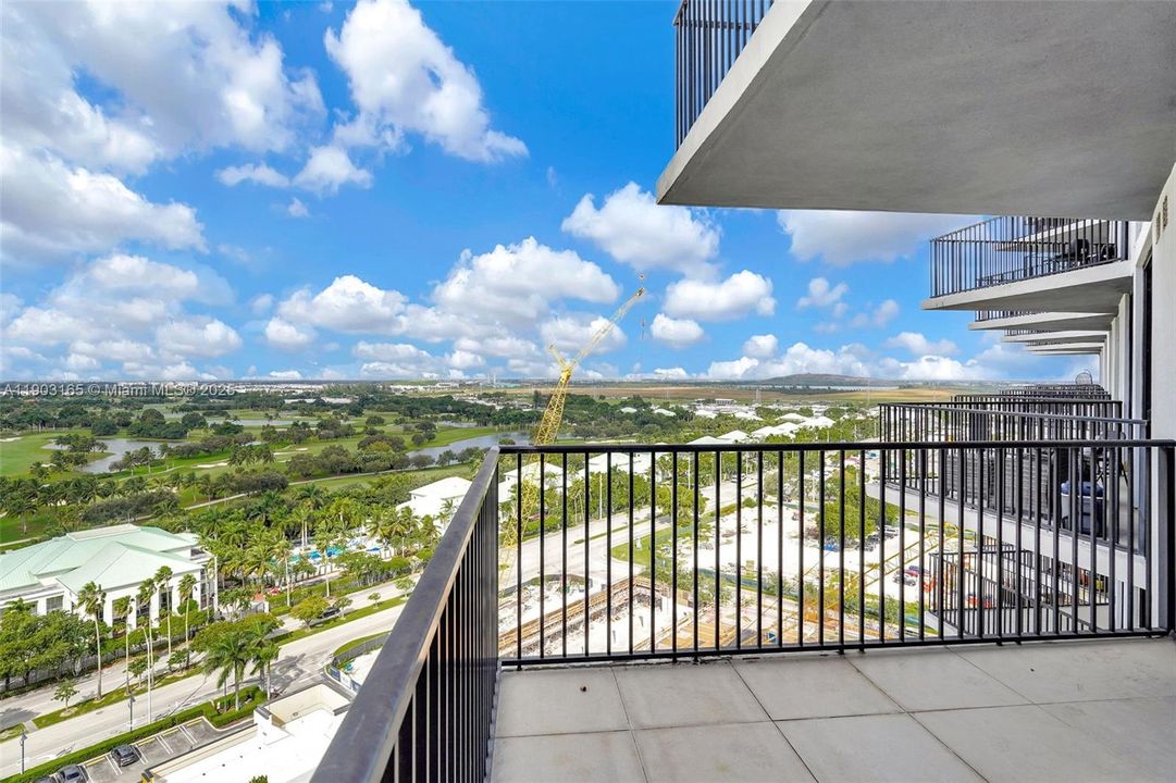 Activo con contrato: $529,999 (2 camas, 2 baños, 1063 Pies cuadrados)