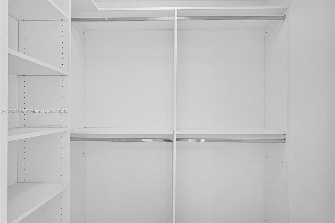 Activo con contrato: $529,999 (2 camas, 2 baños, 1063 Pies cuadrados)