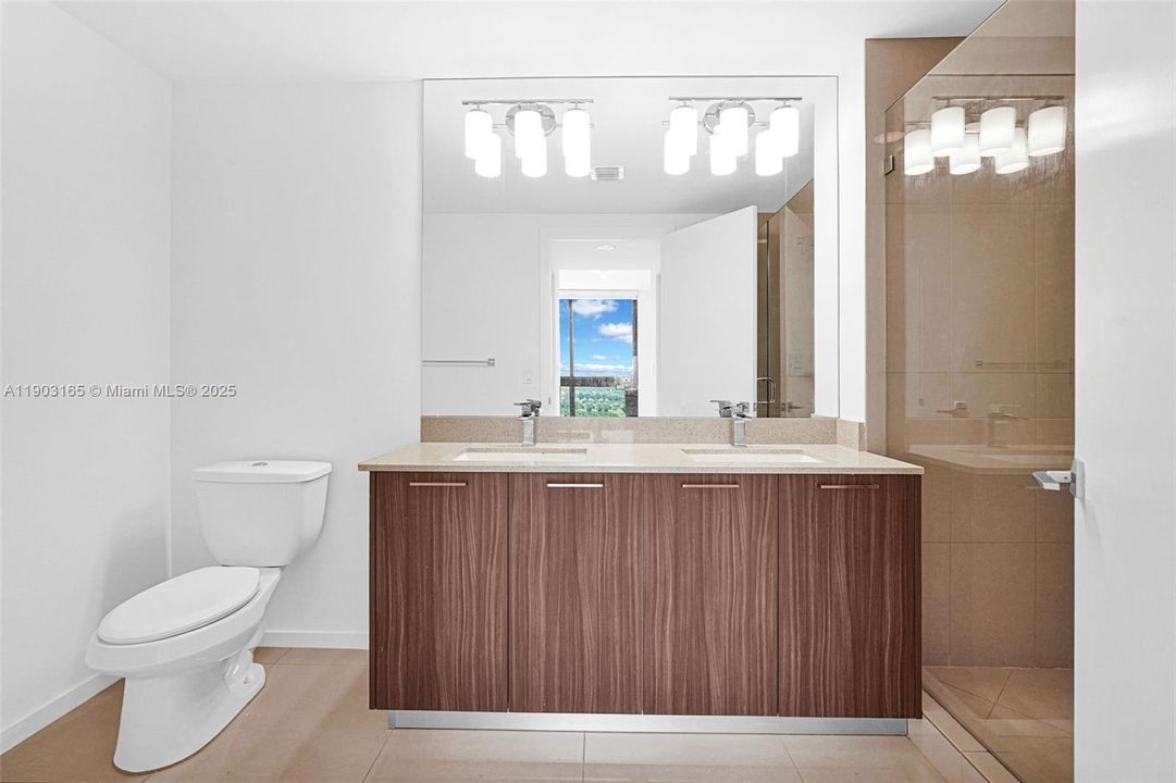 Activo con contrato: $529,999 (2 camas, 2 baños, 1063 Pies cuadrados)