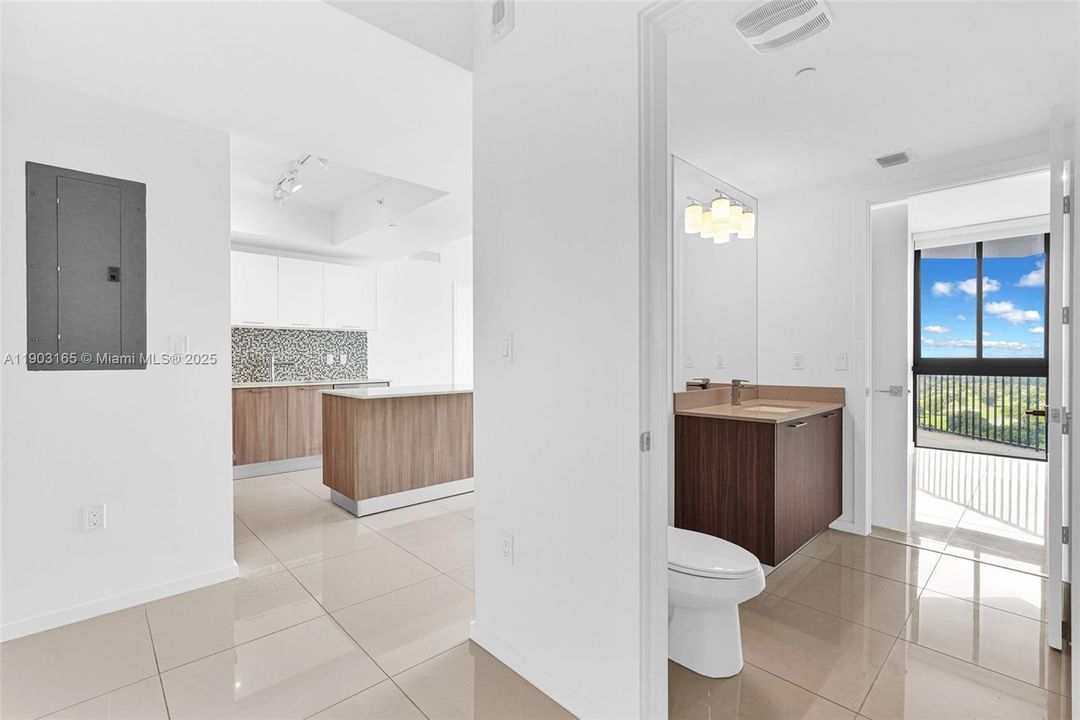 Activo con contrato: $529,999 (2 camas, 2 baños, 1063 Pies cuadrados)