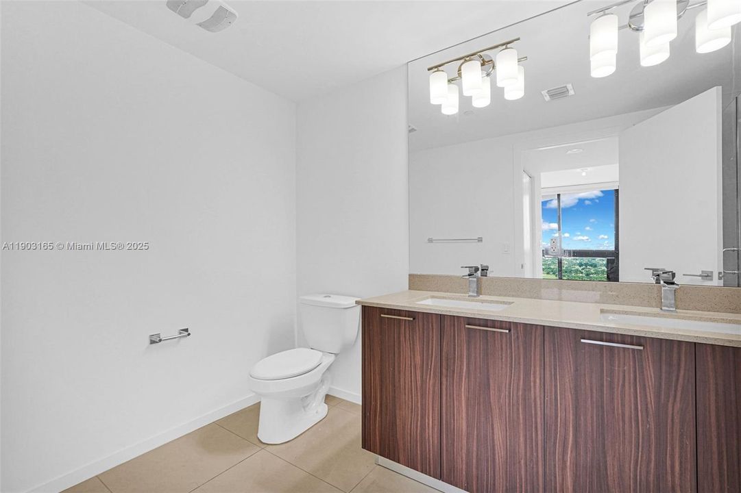 Activo con contrato: $529,999 (2 camas, 2 baños, 1063 Pies cuadrados)