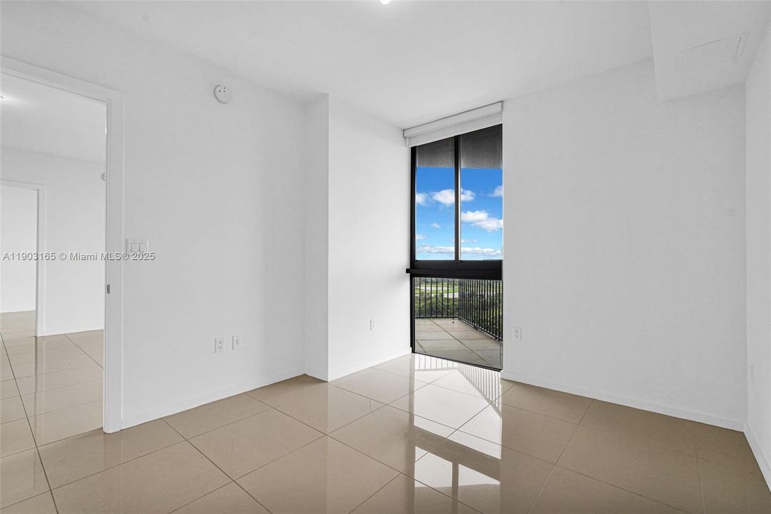 Activo con contrato: $529,999 (2 camas, 2 baños, 1063 Pies cuadrados)