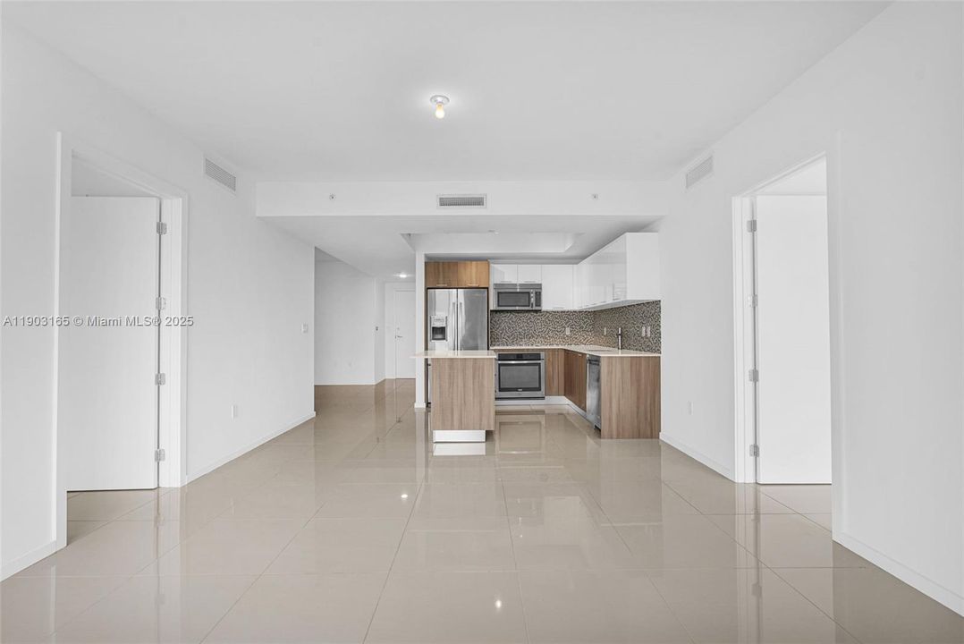 Activo con contrato: $529,999 (2 camas, 2 baños, 1063 Pies cuadrados)