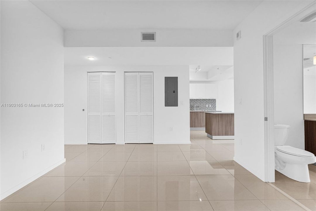 Activo con contrato: $529,999 (2 camas, 2 baños, 1063 Pies cuadrados)