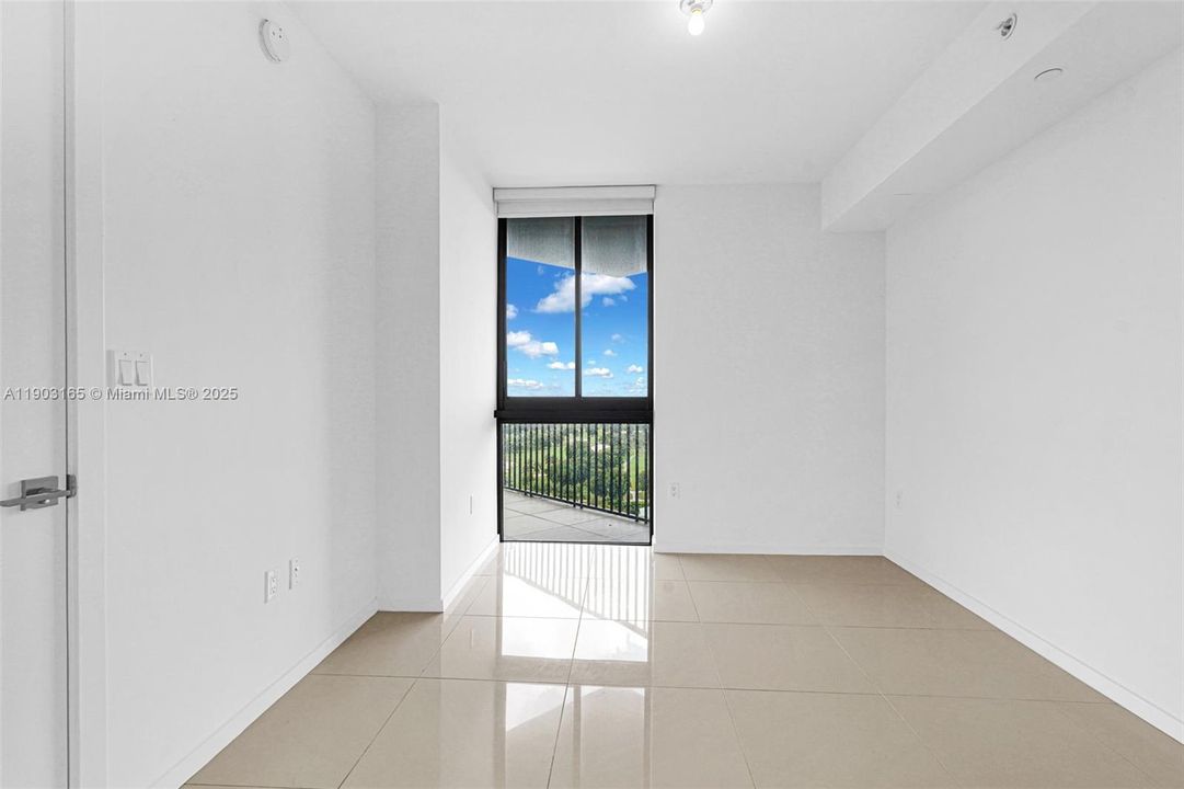 Activo con contrato: $529,999 (2 camas, 2 baños, 1063 Pies cuadrados)