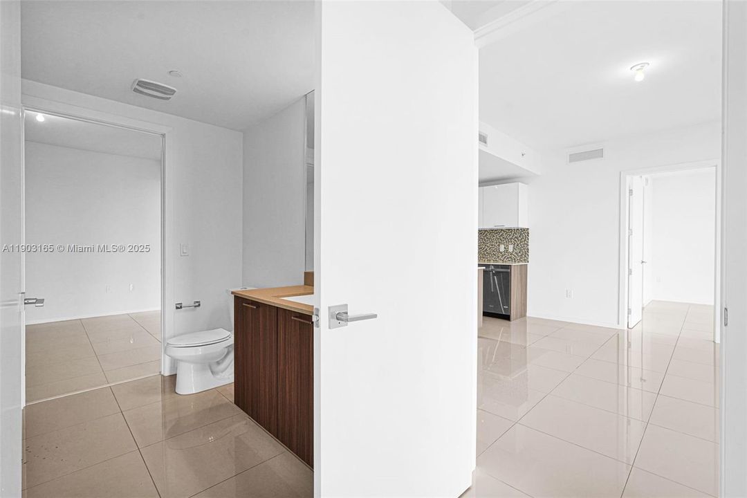 Activo con contrato: $529,999 (2 camas, 2 baños, 1063 Pies cuadrados)