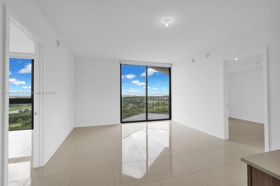 Activo con contrato: $529,999 (2 camas, 2 baños, 1063 Pies cuadrados)