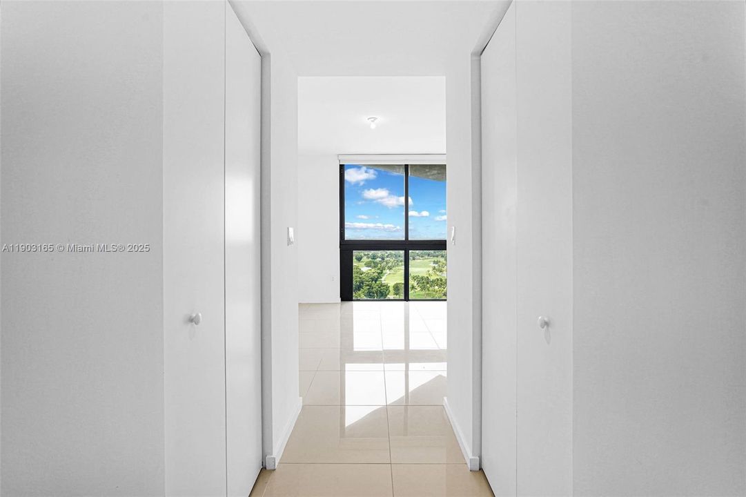 Activo con contrato: $529,999 (2 camas, 2 baños, 1063 Pies cuadrados)