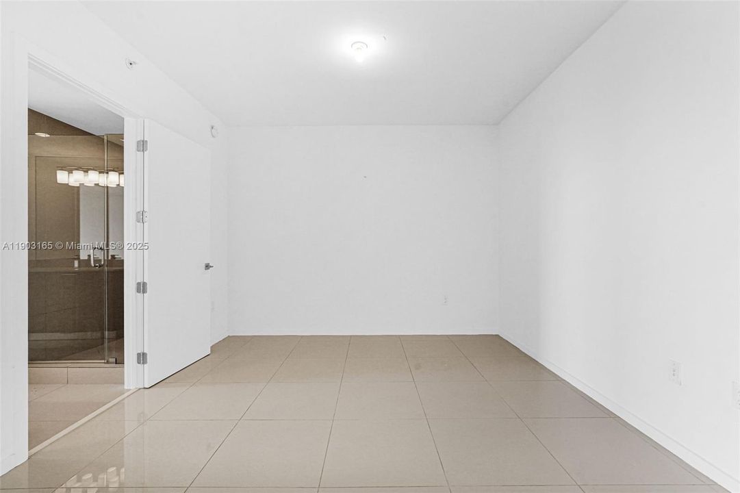 Activo con contrato: $529,999 (2 camas, 2 baños, 1063 Pies cuadrados)