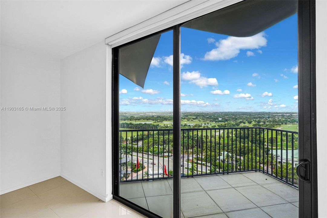 Activo con contrato: $529,999 (2 camas, 2 baños, 1063 Pies cuadrados)