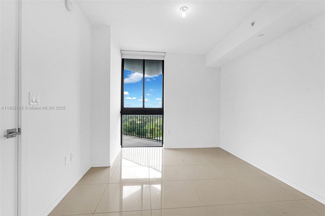 Activo con contrato: $529,999 (2 camas, 2 baños, 1063 Pies cuadrados)